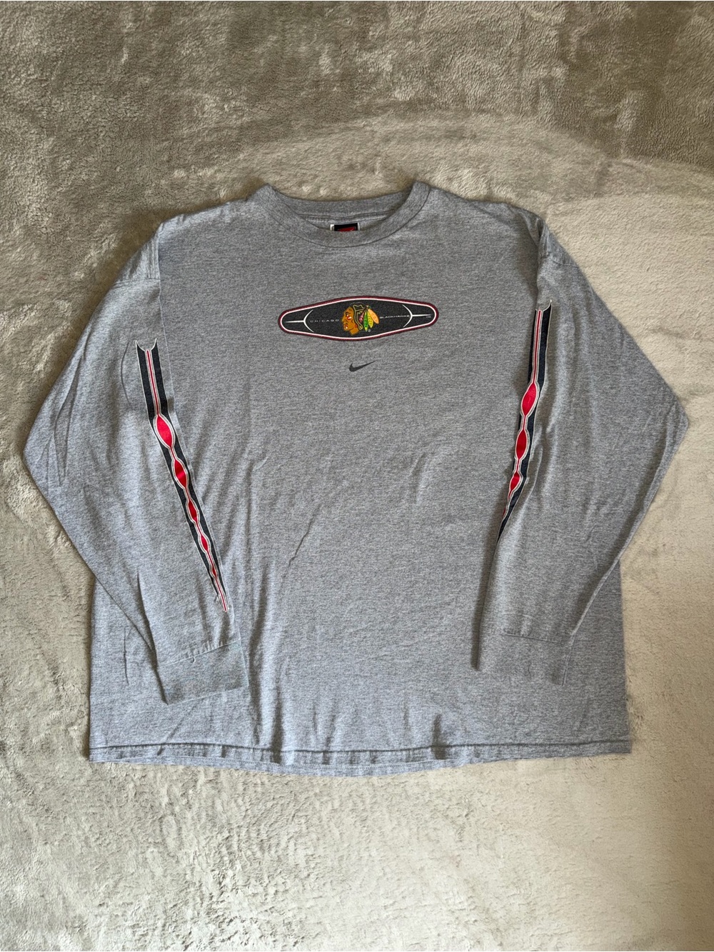 Vintage Nike NHL Chicago Blackhawks Center Swoosh Long Sleeve Tee Men’s 2XL Y2K